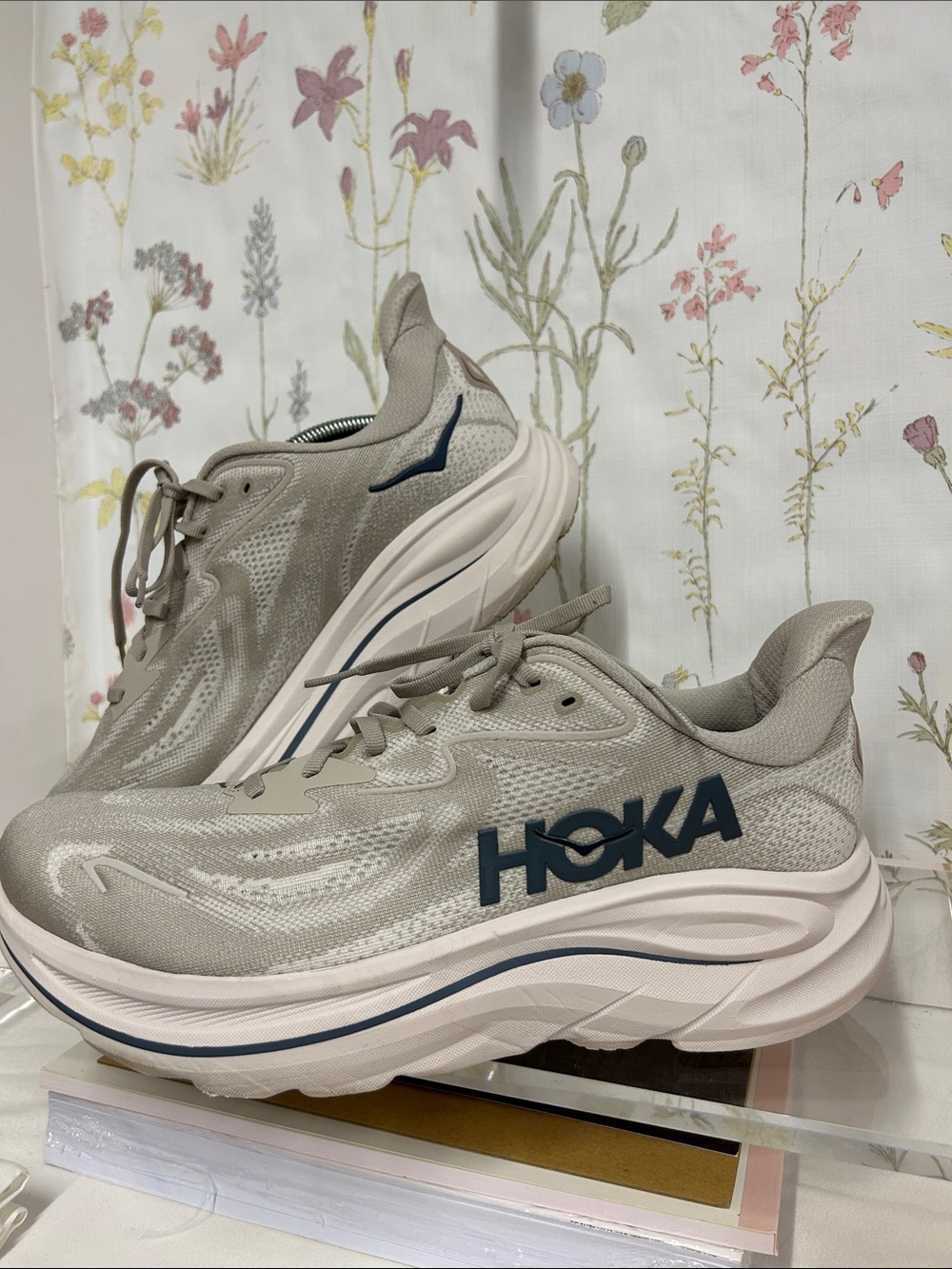 Hoka Men’s Clifton 10 Sneakers in Light Gray with Navy Logo